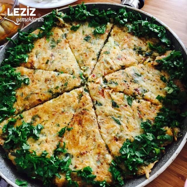 Börek Tadında Patatesli Omlet