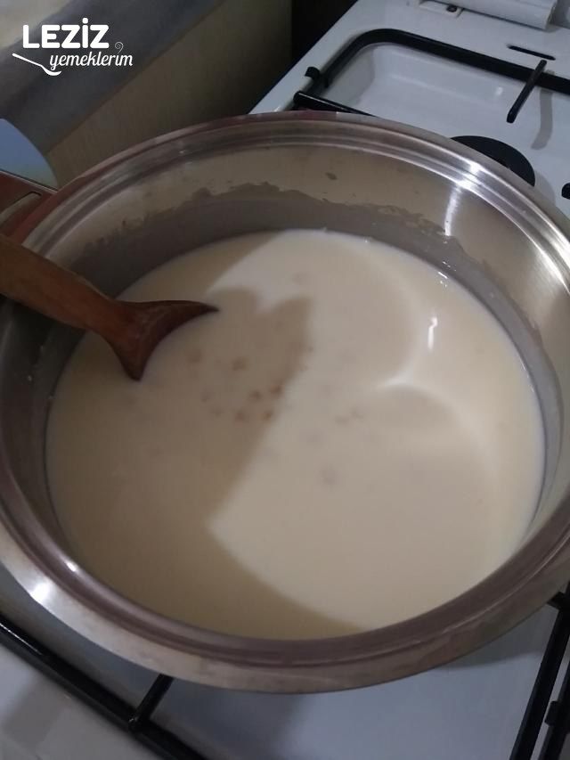 Çiçek Şehriyeli Yayla Çorbası