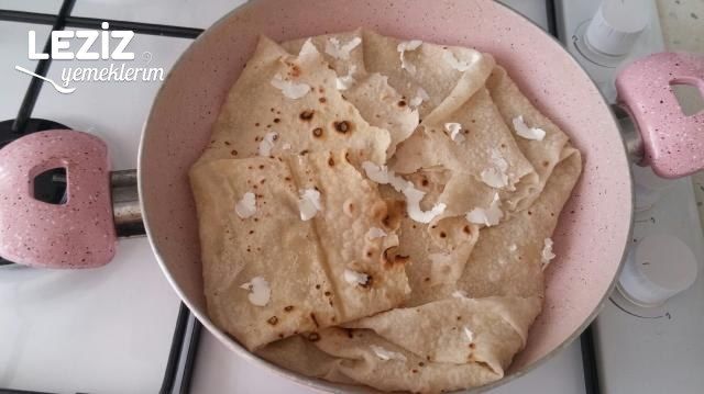 Tavada Börek (Yufka Ekmek İle)