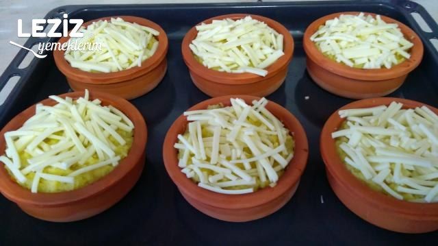 Fırında Patates Püreli Kaşarlı Tavuk