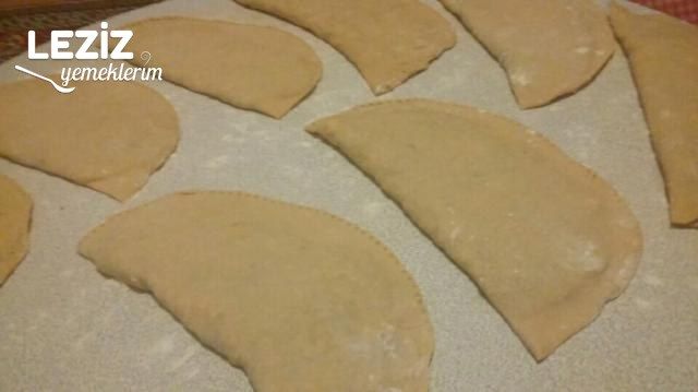 Semiz Otlu Börek