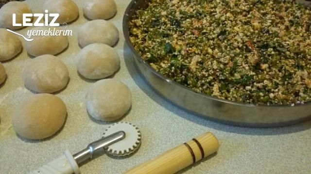 Semiz Otlu Börek