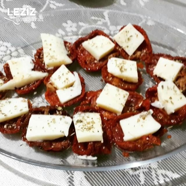 Kahvaltılık Kaşarlı Kuru Domates