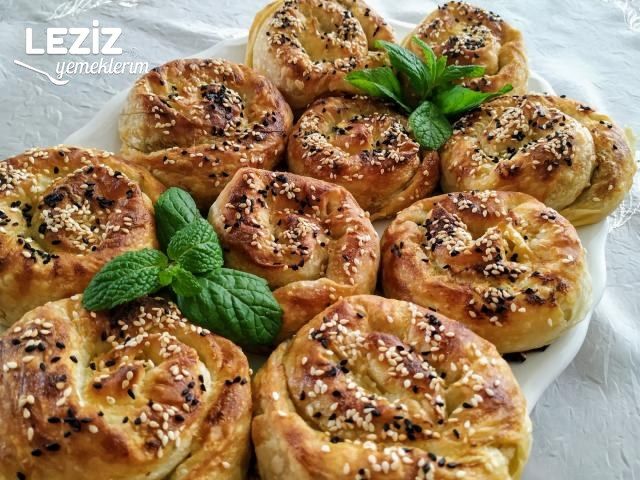 Nefis Ispanaklı Gül Böreği Nasıl Yapılır
