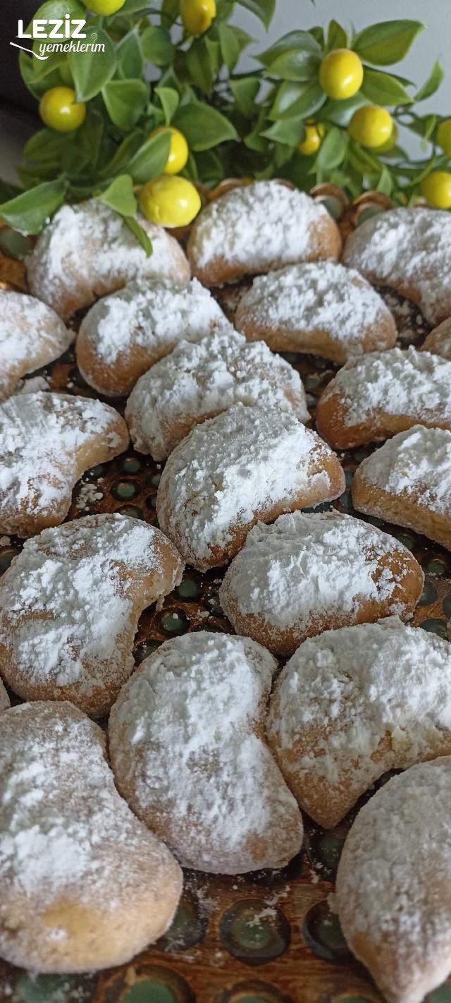 Kavala Kurabiyesi Tarifi, Bademli Kavala Kurabiyesi Nasıl Yapılır