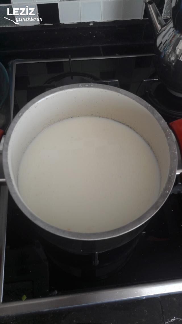 Çilek Pudingli Muhallebi