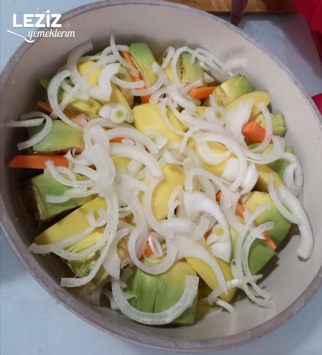 Zeytinyağlı Enginar Yemeği Nasıl Yapılır