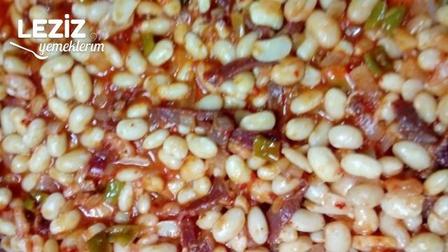 Fırında Pastırmalı Kuru Fasulye (Bu Şekilde Hiç Denediniz Mi?)