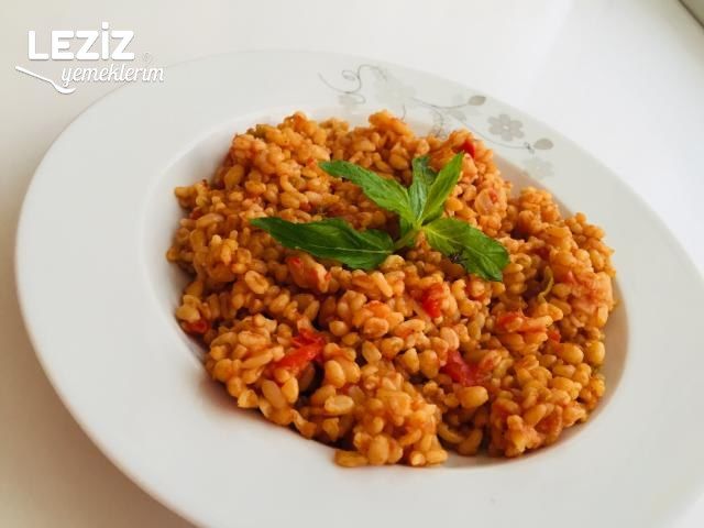 Acı Biberli Domatesli Bulgur Pilavı