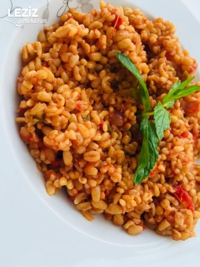 Acı Biberli Domatesli Bulgur Pilavı