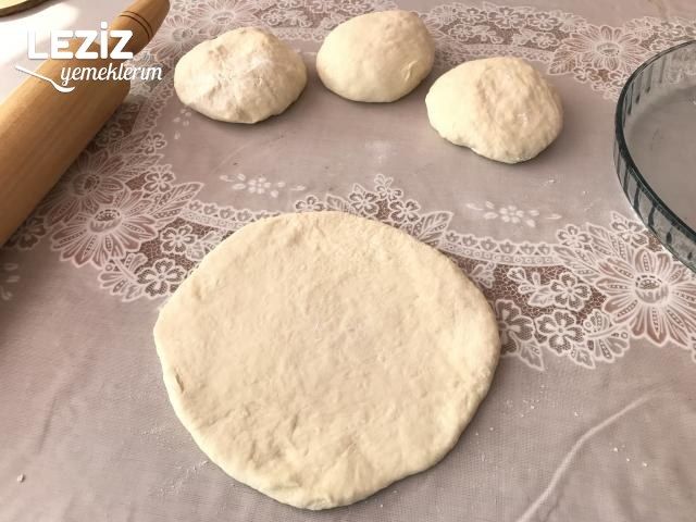 Kıymalı Çarşaf Böreği (El Açması)