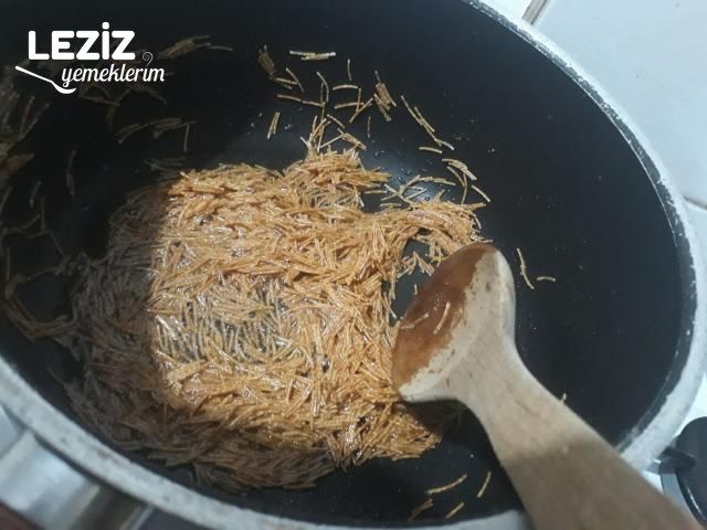 Pirinç Pilavı Tarifi (Şehriyeli)