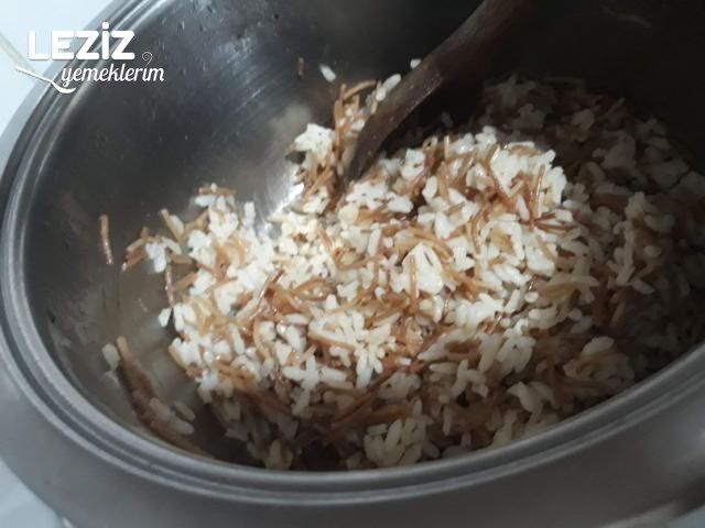 Pirinç Pilavı Tarifi (Şehriyeli)
