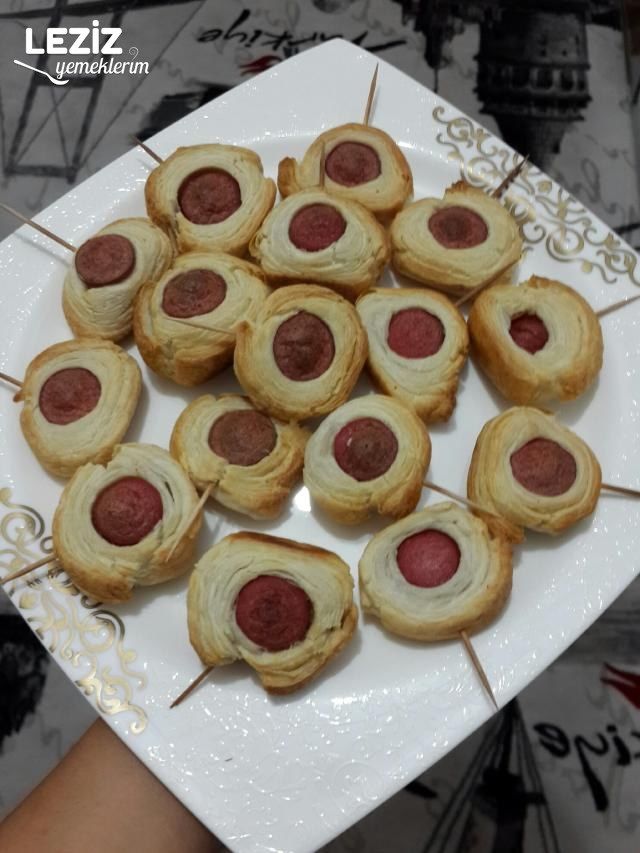 Sosisli Milföy Börek Tarifi