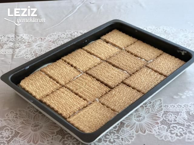 Bisküvili Pasta Tarifi (Aşama Fotoğraflı Anlatım)