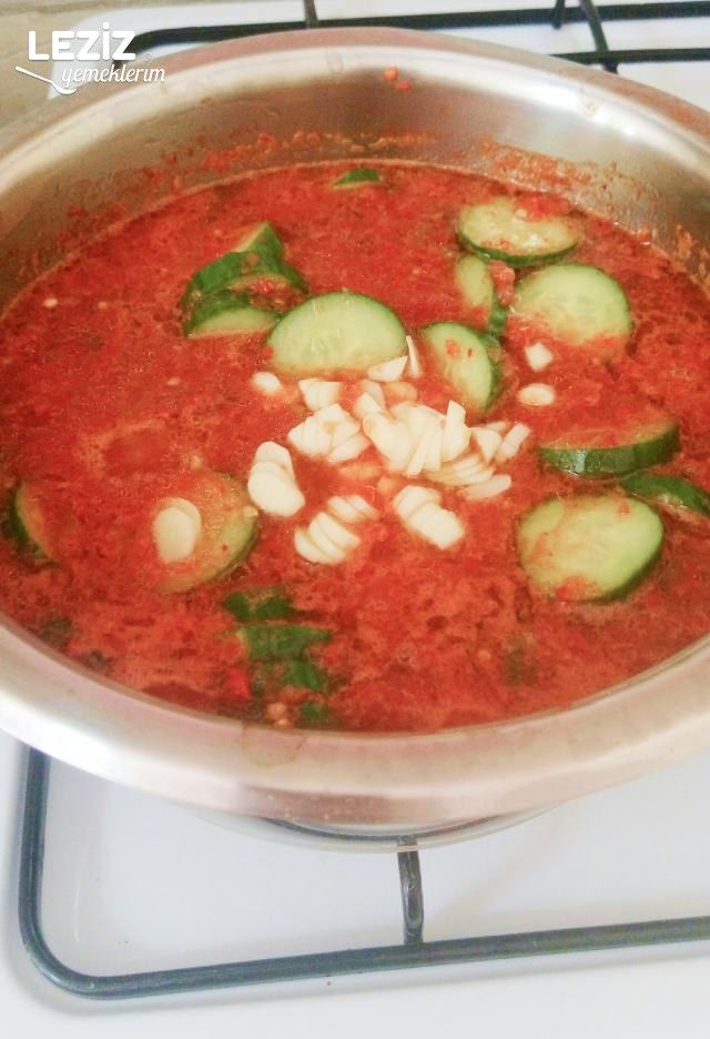 Domates Soslu Salatalık Turşusu