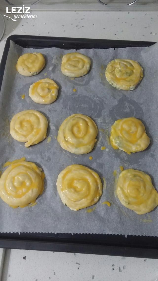 El Açması Peynirli Börek Tarifi