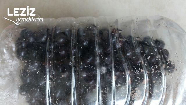 Evde Siyah Zeytin Yapımı