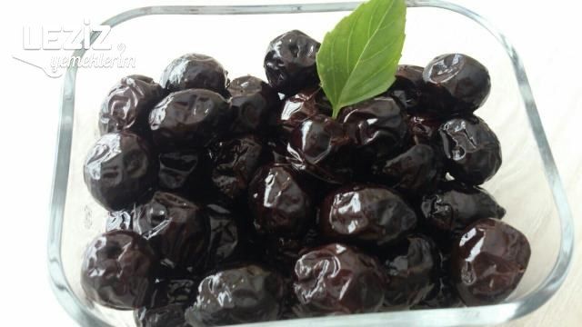 Evde Siyah Zeytin Yapımı
