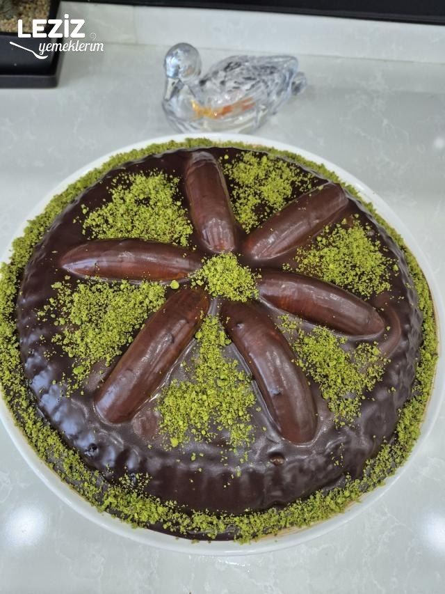 Çikolatalatı Muzlu Pasta Tarifi