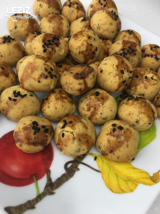 Lokmalık Ağızda Dağılan Çörekotlu Tuzlu Kurabiye