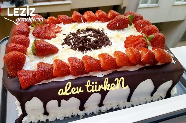 Nefis Pratik Çilekli Yaz Pastası (Aşama Aşama)
