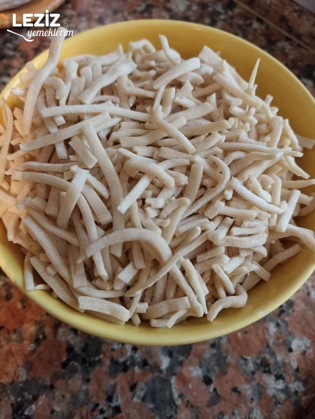 Tavada Erişte Böreği