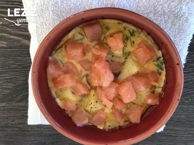 Fırında Yumurtalı Somonlu Patates