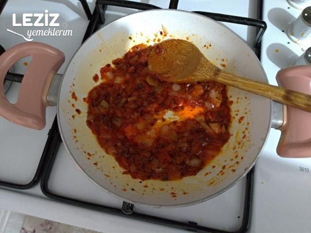 Yufkadan Patatesli Gül Böreği