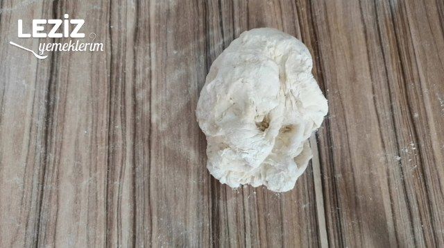 Sarımsaklı Ekmek Tarifi (Aşama Fotoğraflı Anlatım)