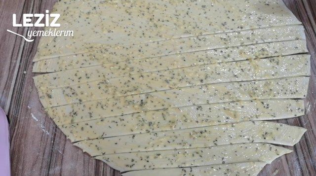 Sarımsaklı Ekmek Tarifi (Aşama Fotoğraflı Anlatım)