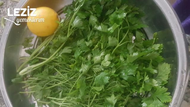 Ödem Attıran Zayıflatan Haliyle Acılı Ekşili Maydanozun En Güzel Hali