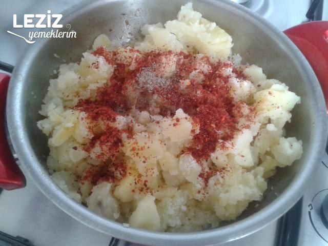 Patatesli Gül Böreği (Nefis)