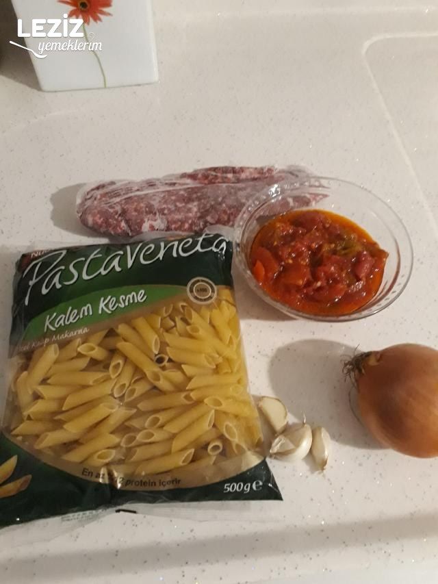 Kıymalı Makarna Nasıl Yapılır
