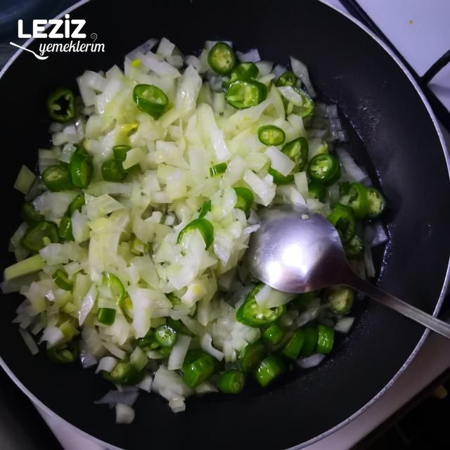 Kıymalı Patlıcan Kule Nasıl Yapılır