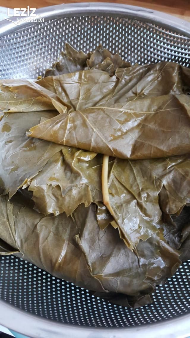 Etli Yaprak Sarma Nasıl Yapılır