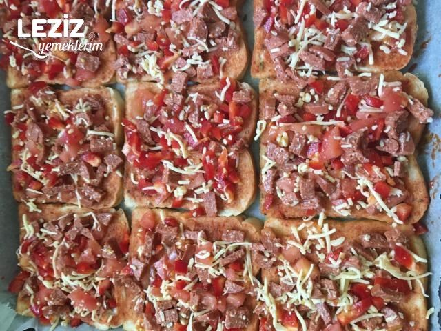 Tost Ekmeginden Pizza Tarifi