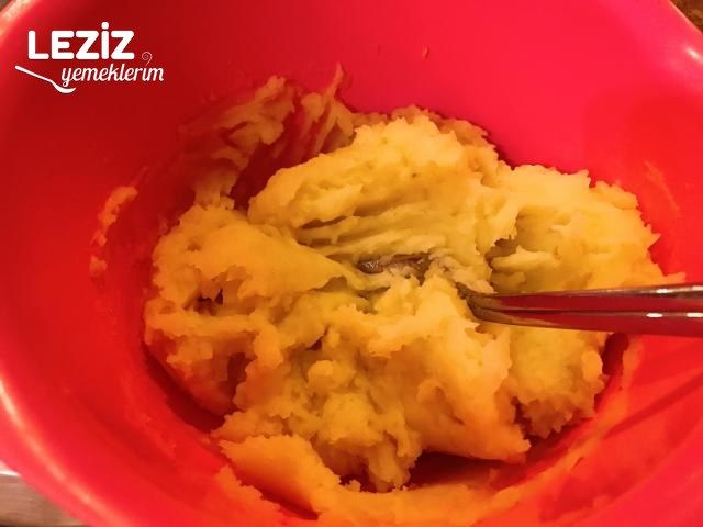 Kaşarlı Patates Köftesi