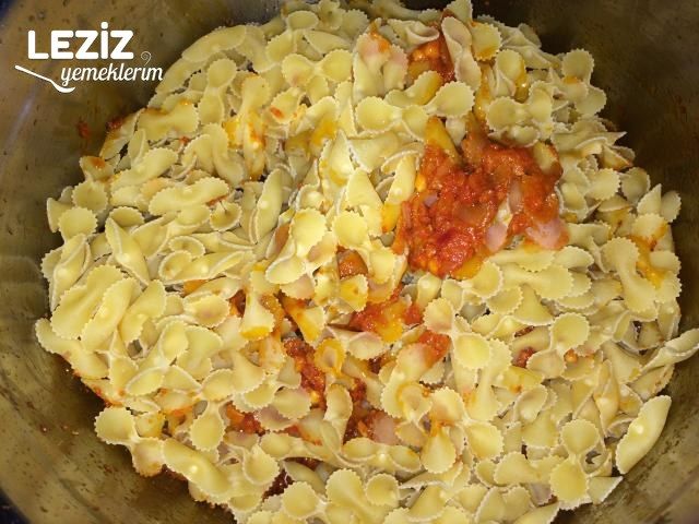 Pilav Usulü Makarna (Suyunu Süzmek Yok)