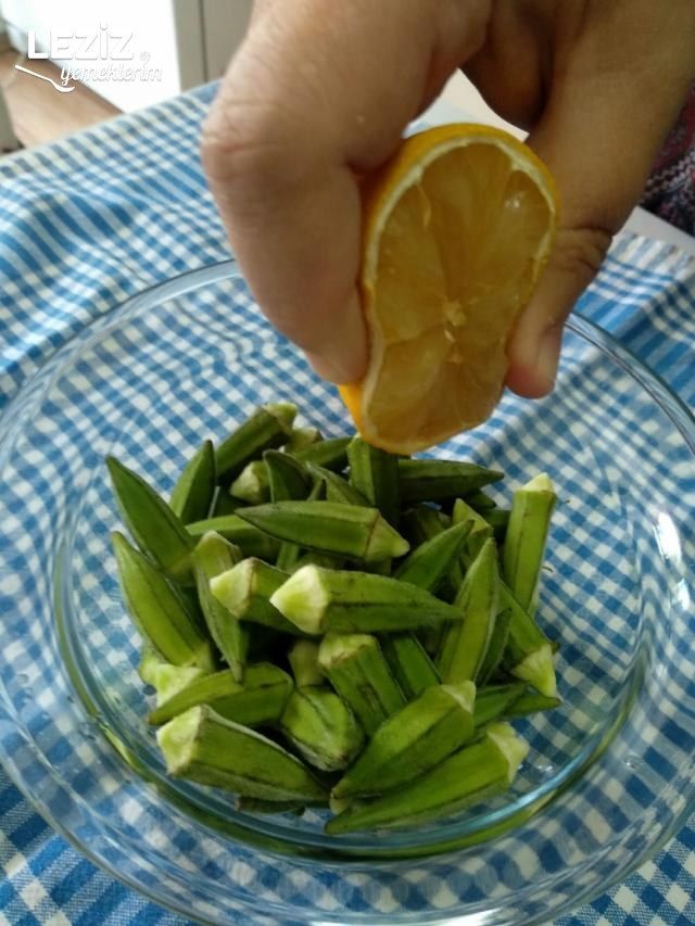 Tavuklu Enfes Bamya Yemeği