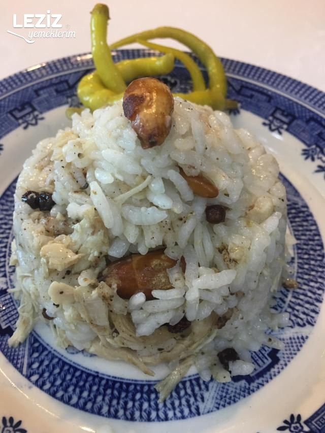 Bademli Kuş Üzümlü Tavuklu Pilav Tarifi