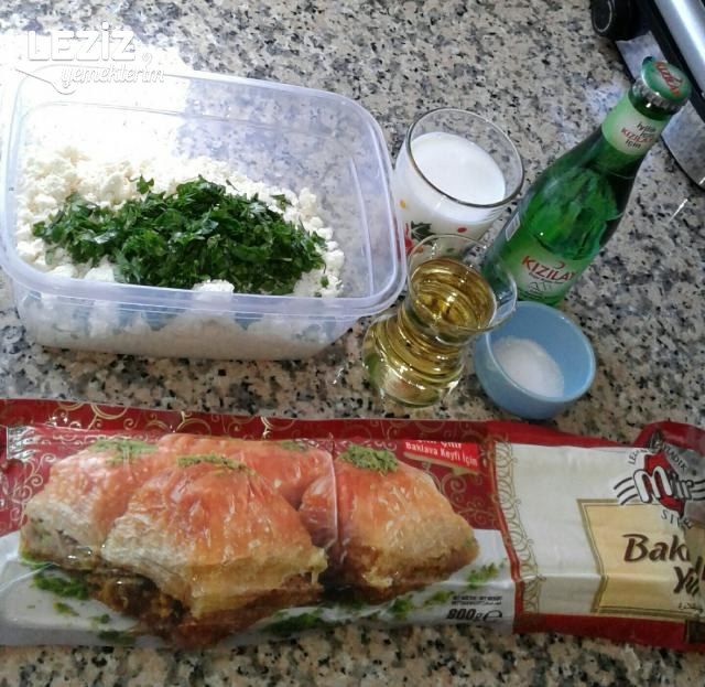 Baklavalık Yufkadan Peynirli Çıtır Börek Tarifi