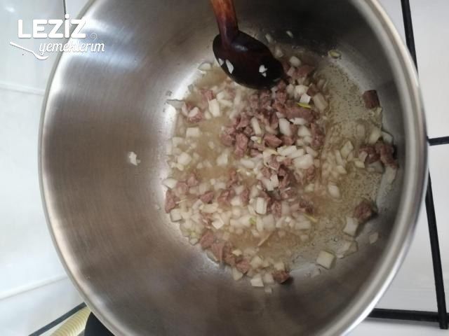 Düdüklüde Lezzetli Etli Bezelye Tarifi