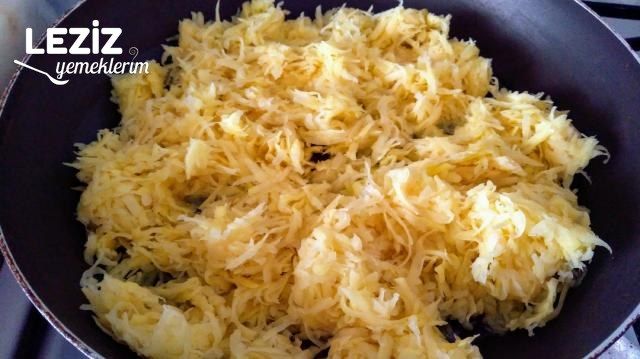 Patatesli Kaşarlı Omlet (Börek Tadında)