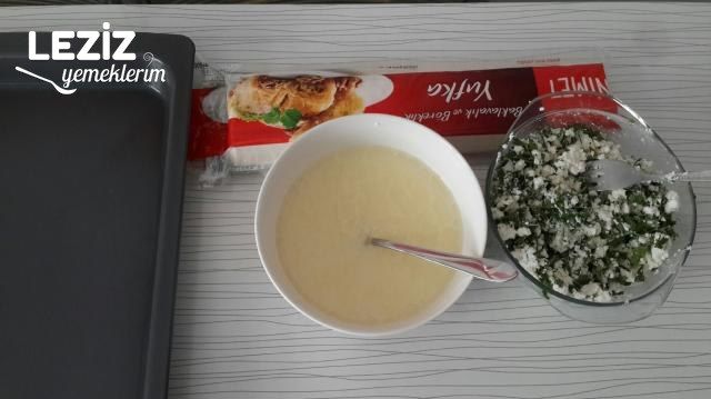 Baklavalık Yufkadan Peynirli Çıtır Börek