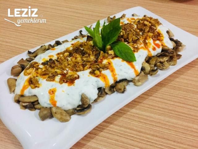Yoğurtlu Cevizli Mantar Salatası