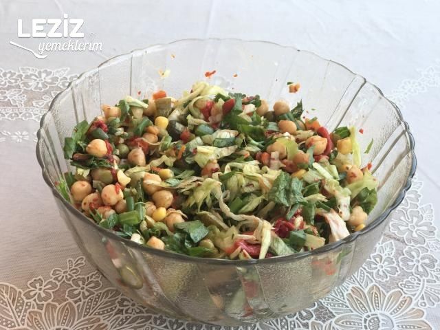 Nefis Nohut Salatası Tarifi