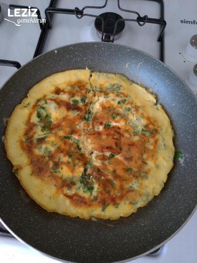 Kaşarlı Maydanozlu Dereotlu Omlet