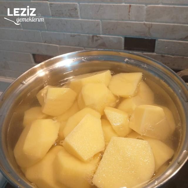 Patates Püre Eşliginde Soslu Antrikot