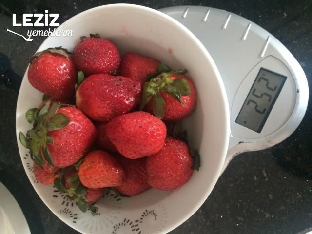 Çilekli Cheesecake Nasıl Yapılmalı?